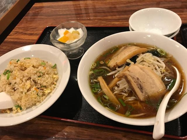 台湾料理小雪 鶴来店 - サブ画像1