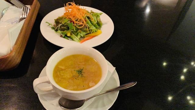 STELLA 成田駅前店 - サブ画像1