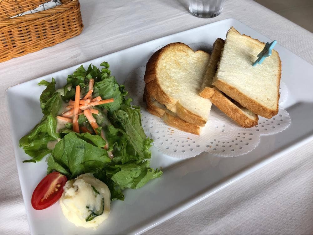 珈琲とミートパイの店 とんぼ茶屋