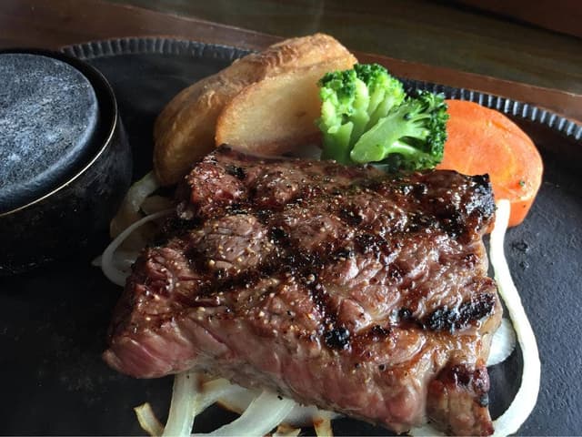 ステーキ&ハンバーグ グリル百福 伊勢店 - サブ画像2