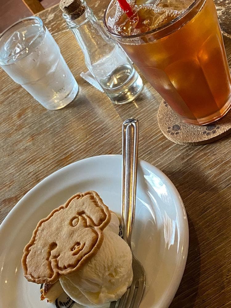 DOG CAFE