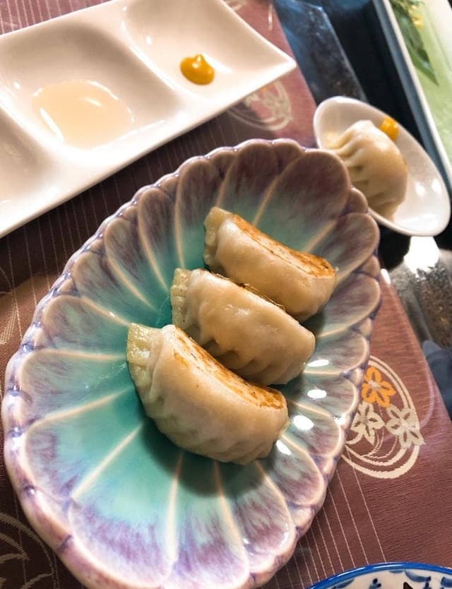 里山 かわしも 餃子のかわしも - サブ画像1