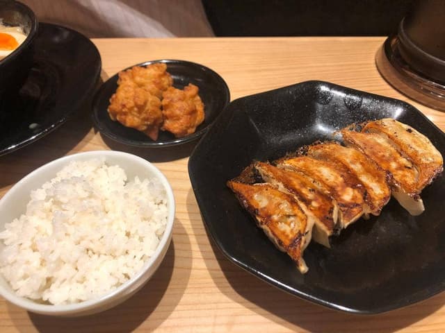 オリオン餃子 本店 - サブ画像2