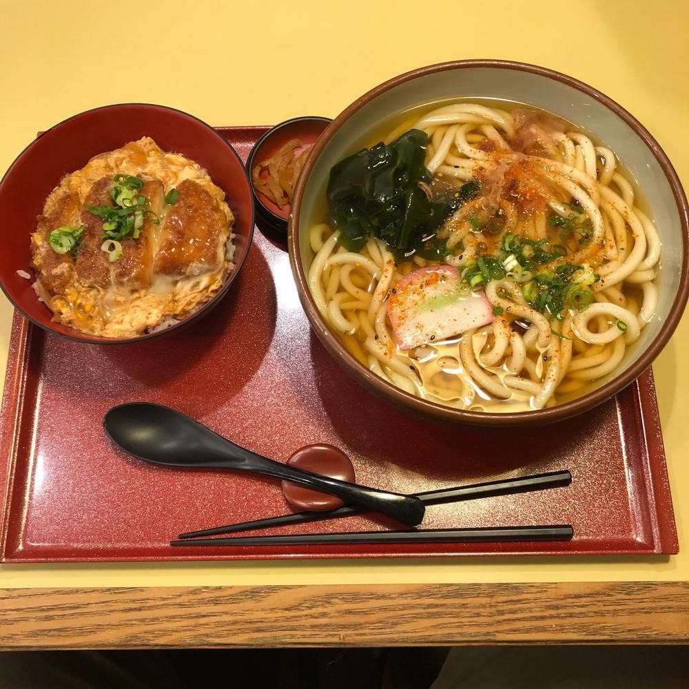 実演手打うどん 杵屋 板宿ビバタウン店