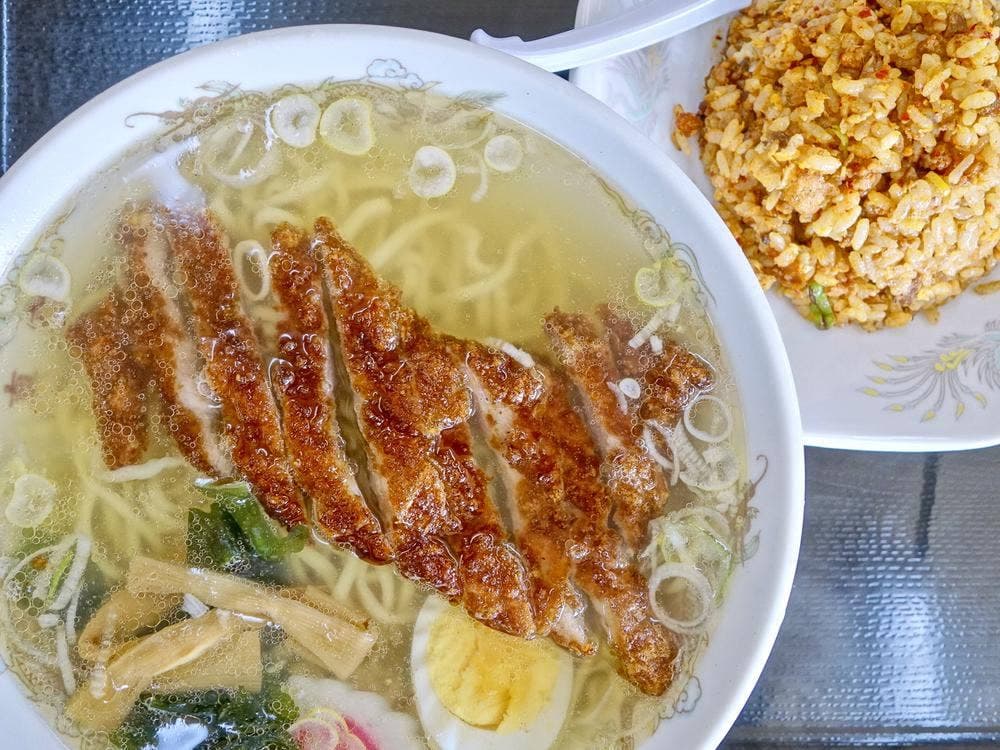 とんかつとラーメンの店 やなぎ亭