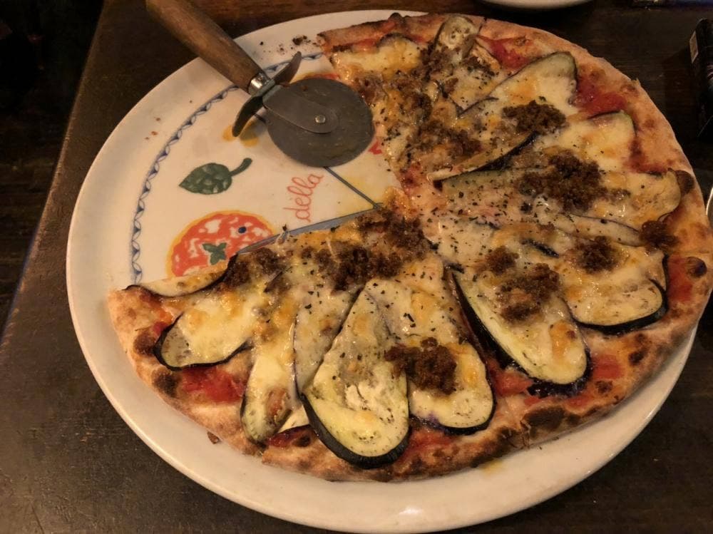ハワーズ エンド 石窯焼ピザと欧風家庭料理