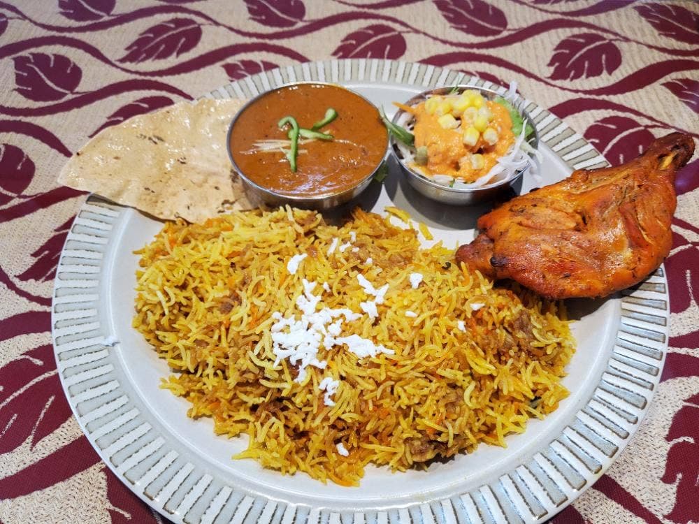 インディラ 戸出店