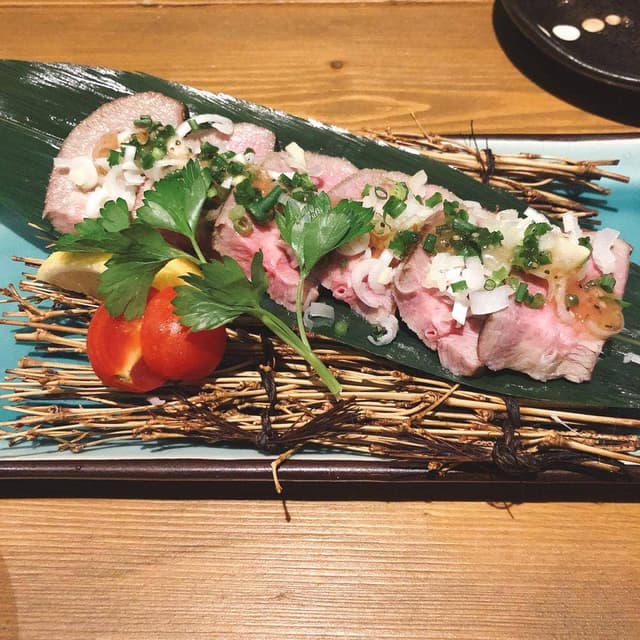 牛たん焼きと牛たんしゃぶしゃぶ とろたんしゃ - サブ画像1