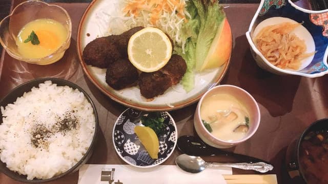 名代 とんかつ 一休 - サブ画像1