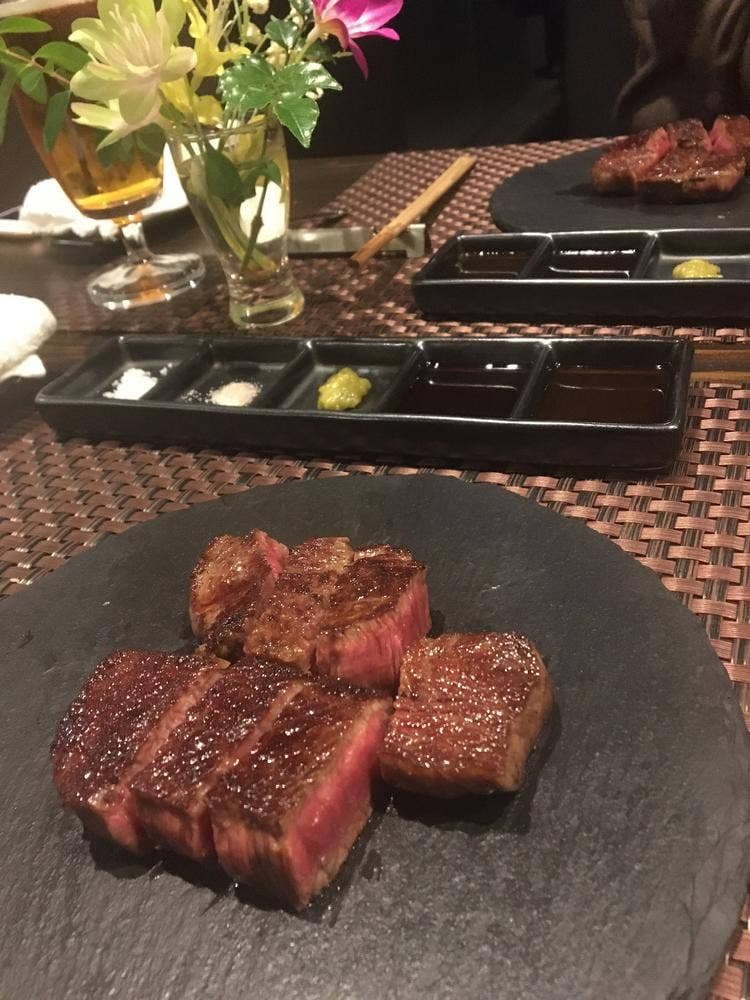 鉄板ステーキ Atout 堂島
