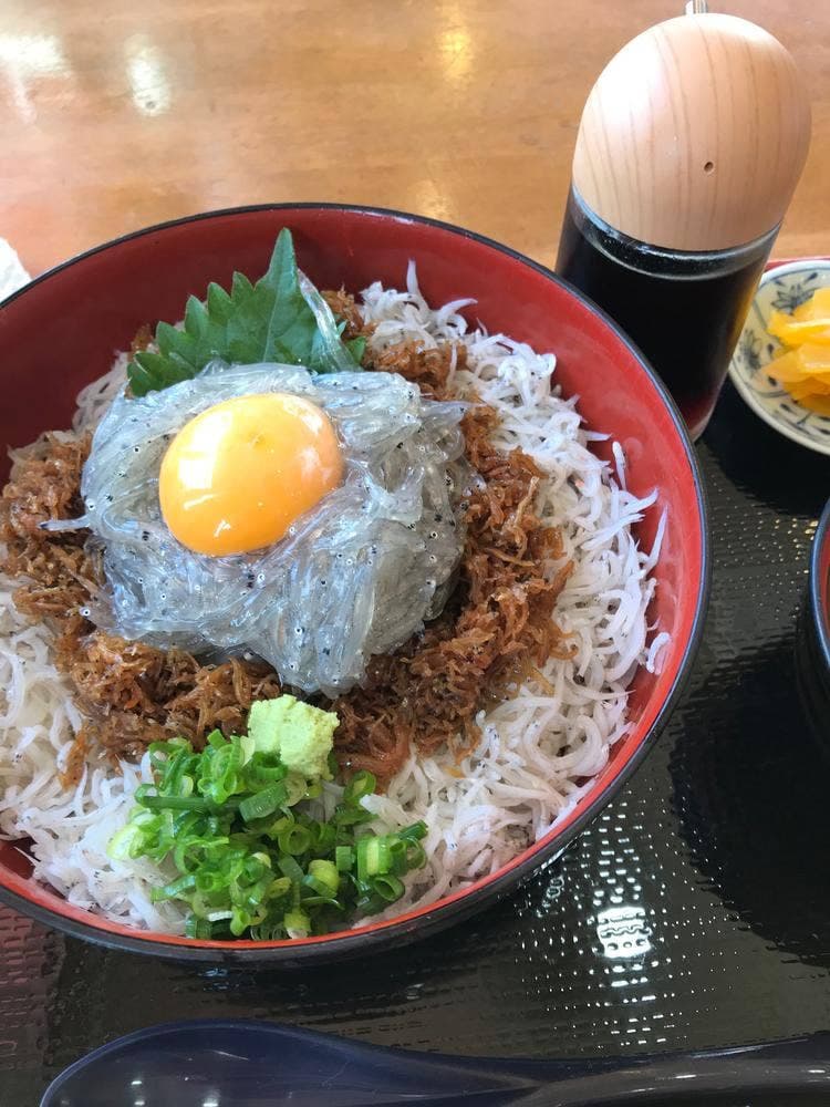 松鶴 御食事処