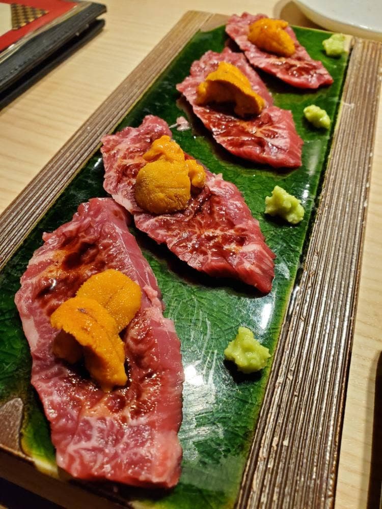 炭火極味焼肉 英