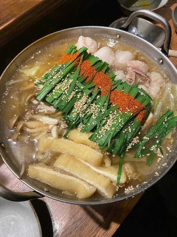 日本一のもつ鍋と炭火やきとり さわだや