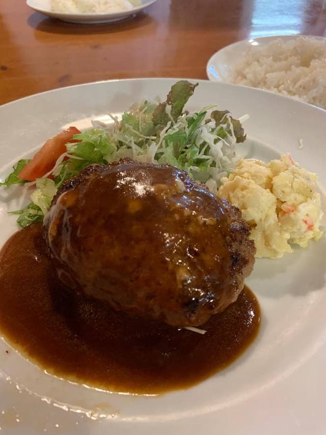 ハンバーグ ダイニング たくみ - サブ画像3