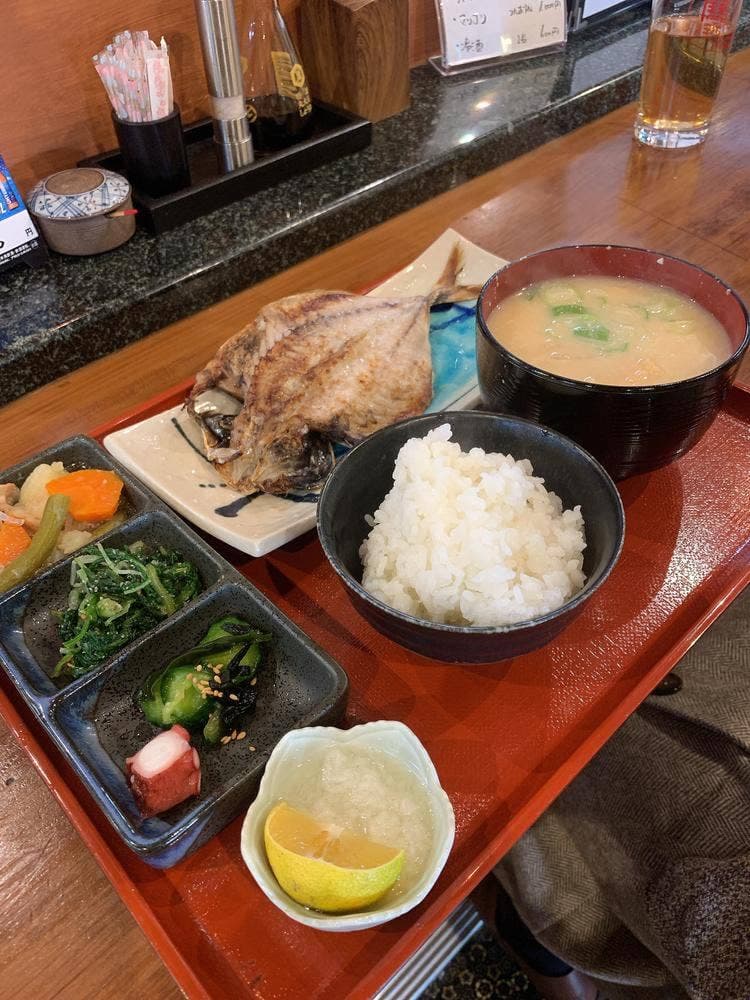 旨い魚と栄養満点味噌汁の店