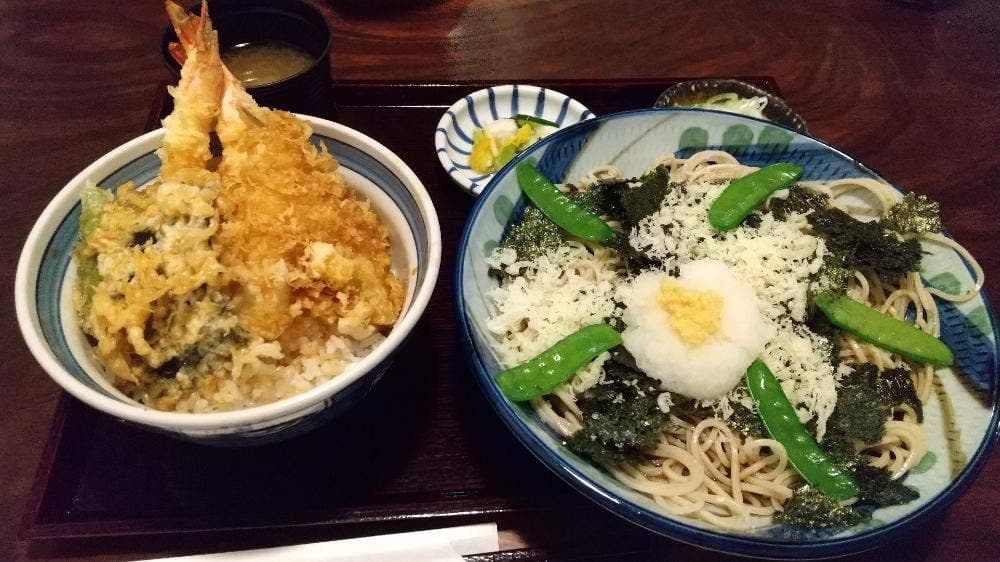 磯おろし 戸隠そば 本店