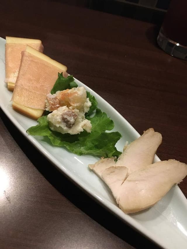 チーズと燻製のお店 とぅるーぶるー - サブ画像1
