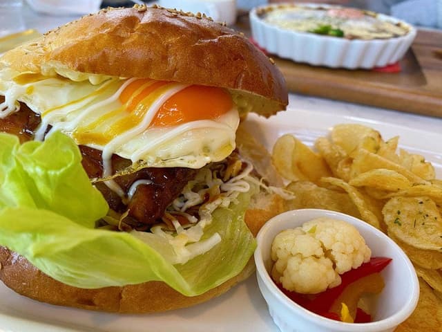 カフェ・ド・ブルー - サブ画像3