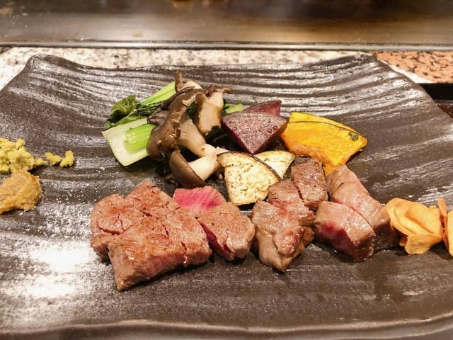 ステーキ&しゃぶしゃぶ ふじた - サブ画像1