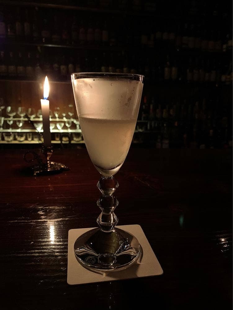 バー サード コルク