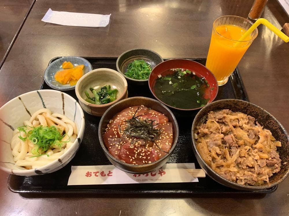 伊勢おはらい町 わらじや