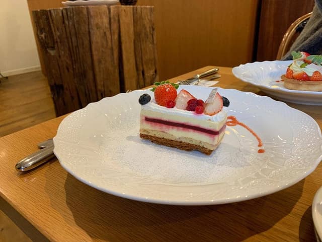 ペシェ・ミニョン 乃木本店 - サブ画像1