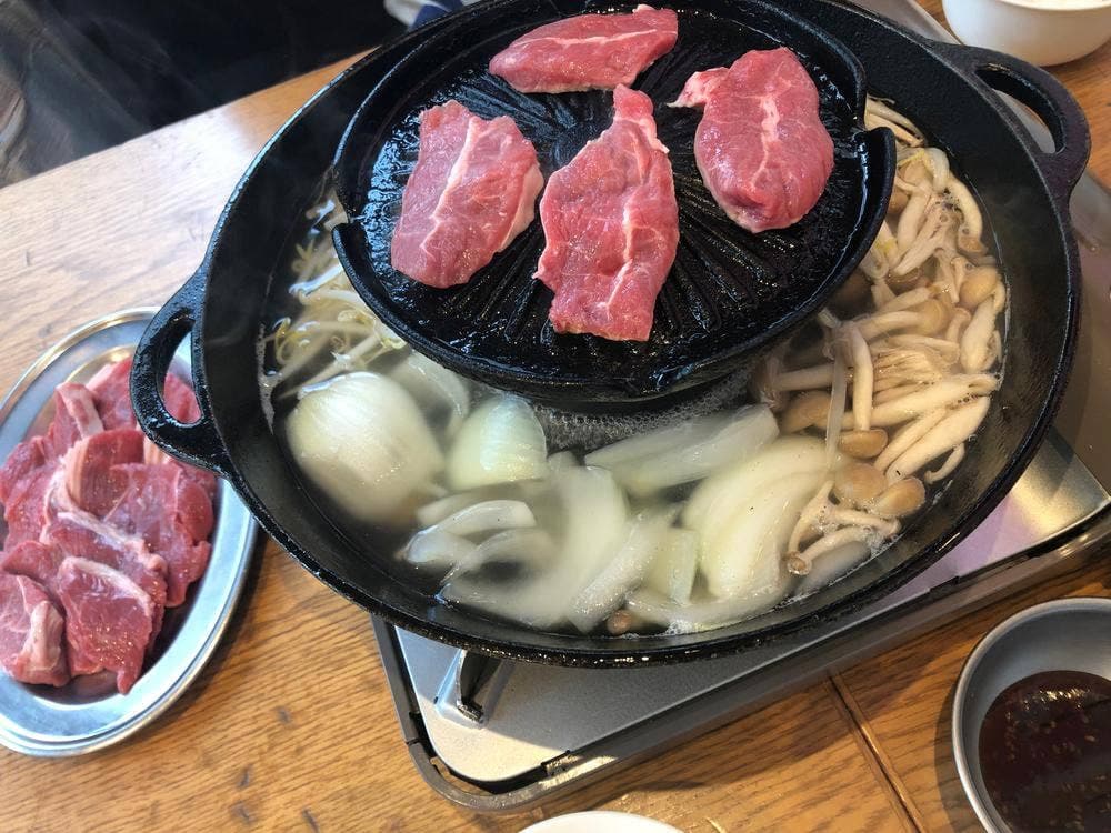 ラム肉専門店 羊のロッヂ