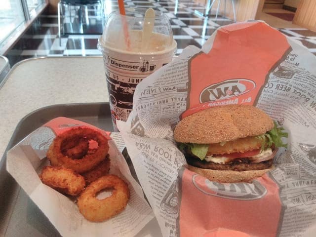 A&W マリンタウンあがり浜店 - サブ画像3