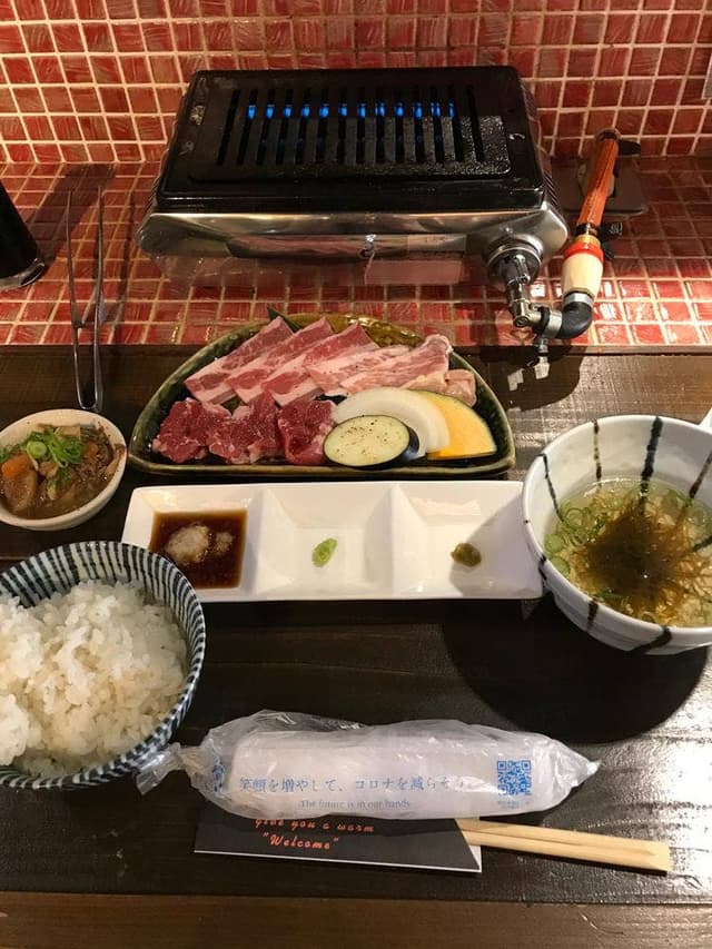 ネオ大衆赤身焼肉 タンTOハラミ - サブ画像1