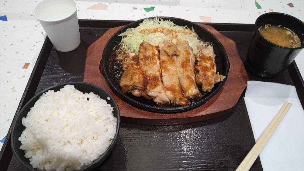 鳥さく みのおキューズモール店