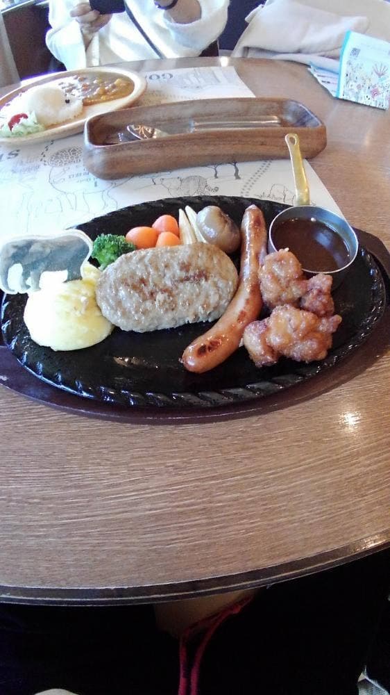 アドベンチャーワルド サファリレストラン ジャンボ