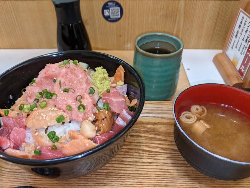 海鮮どんぶり銀八丼東大赤門店