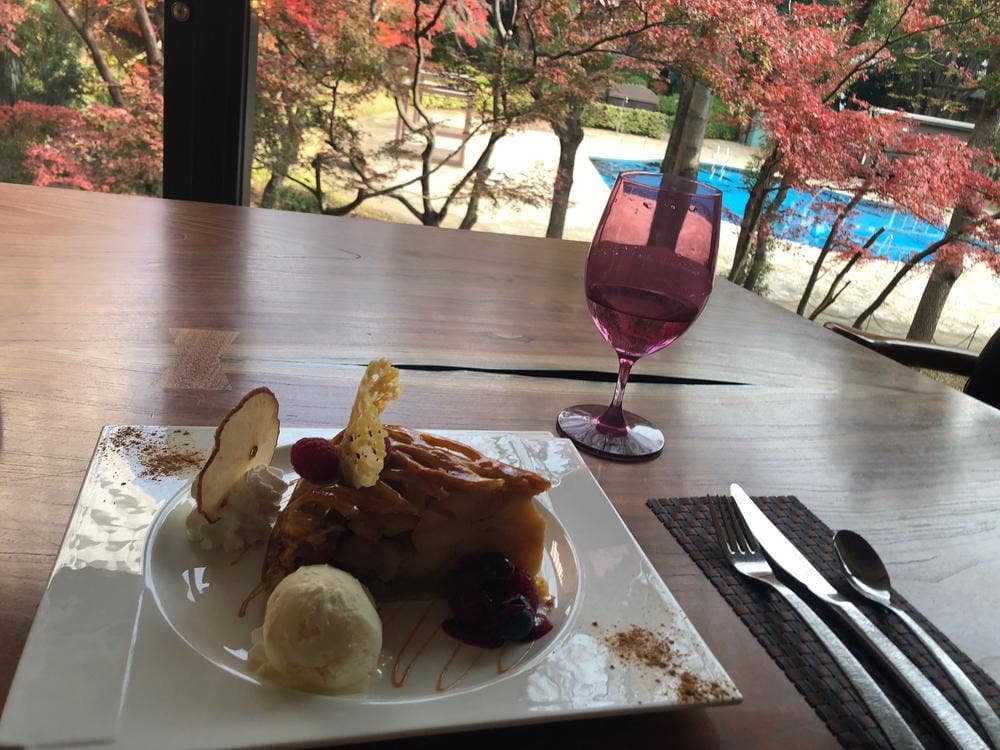 ラウンジ もみじ