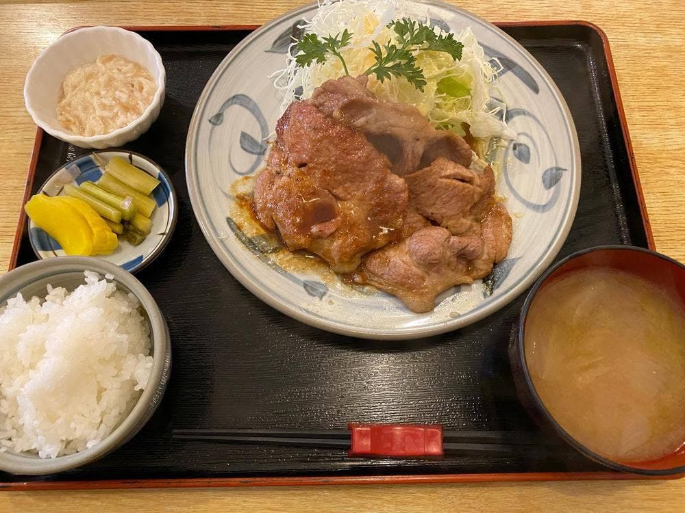 味のさかえや