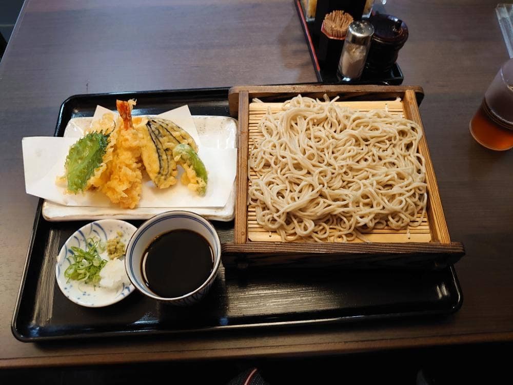 ニ八一休