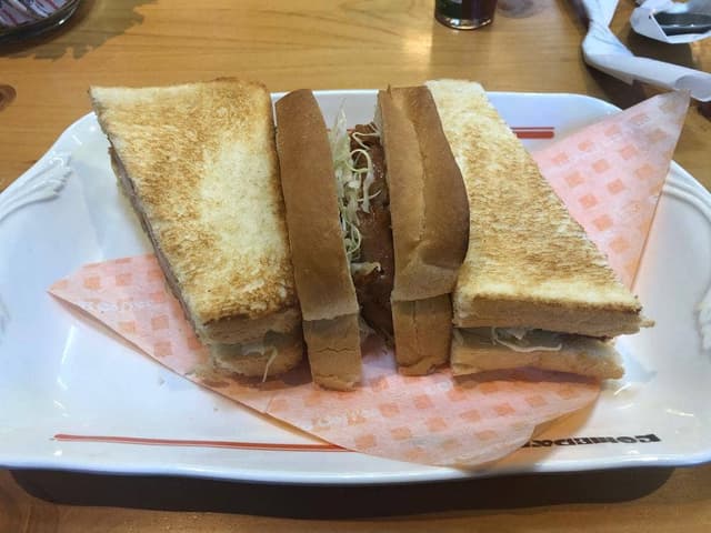 コメダ珈琲店 本郷駅前店 - サブ画像1