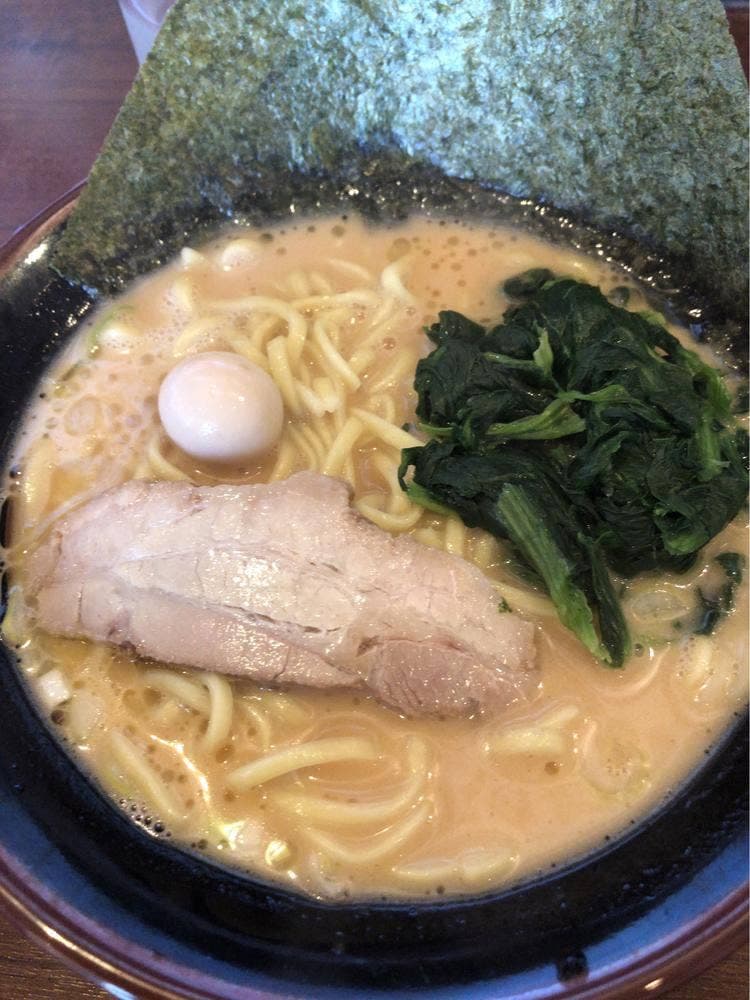 横浜家系ラーメン 鶴見家 善行店