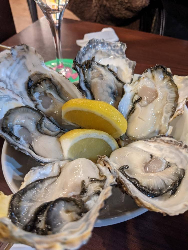 魚とワイン はなたれ The Fish and Oysters