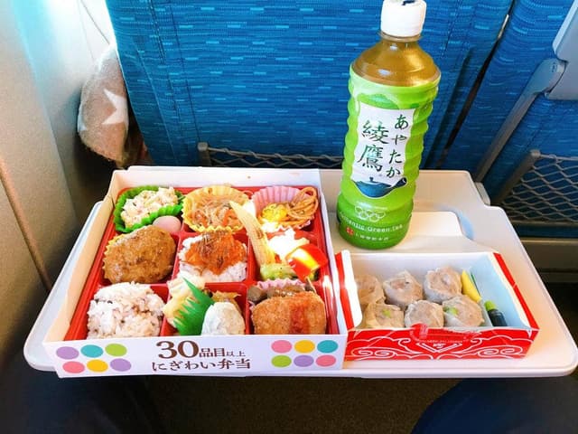 崎陽軒 新幹線新横浜駅下りホーム10号店 - サブ画像3