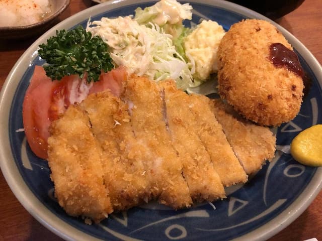 とんかつ&ステーキ岡田 - サブ画像1