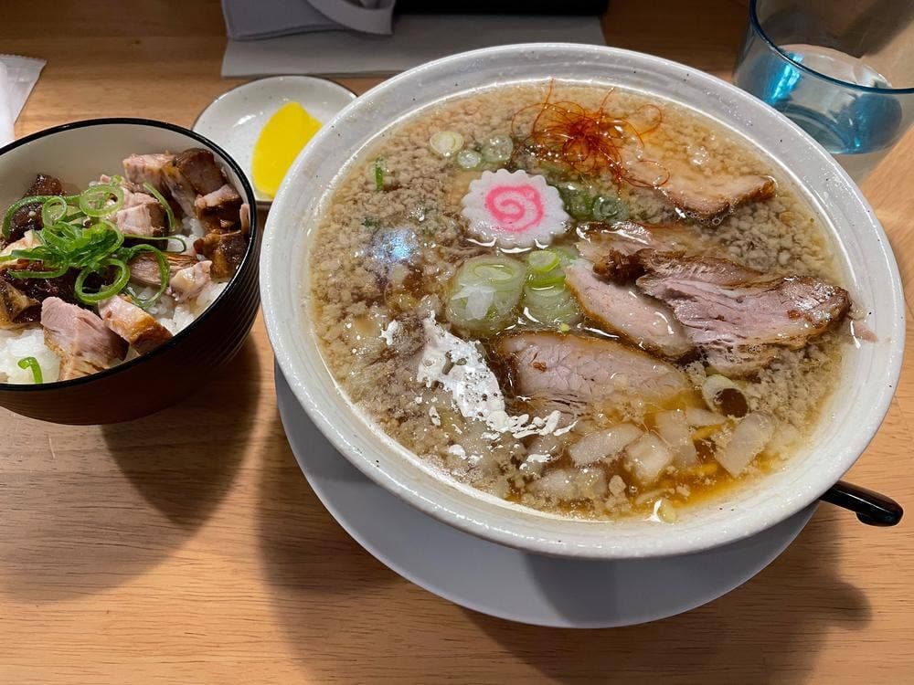 麺屋ダイニング 中華そば なおや