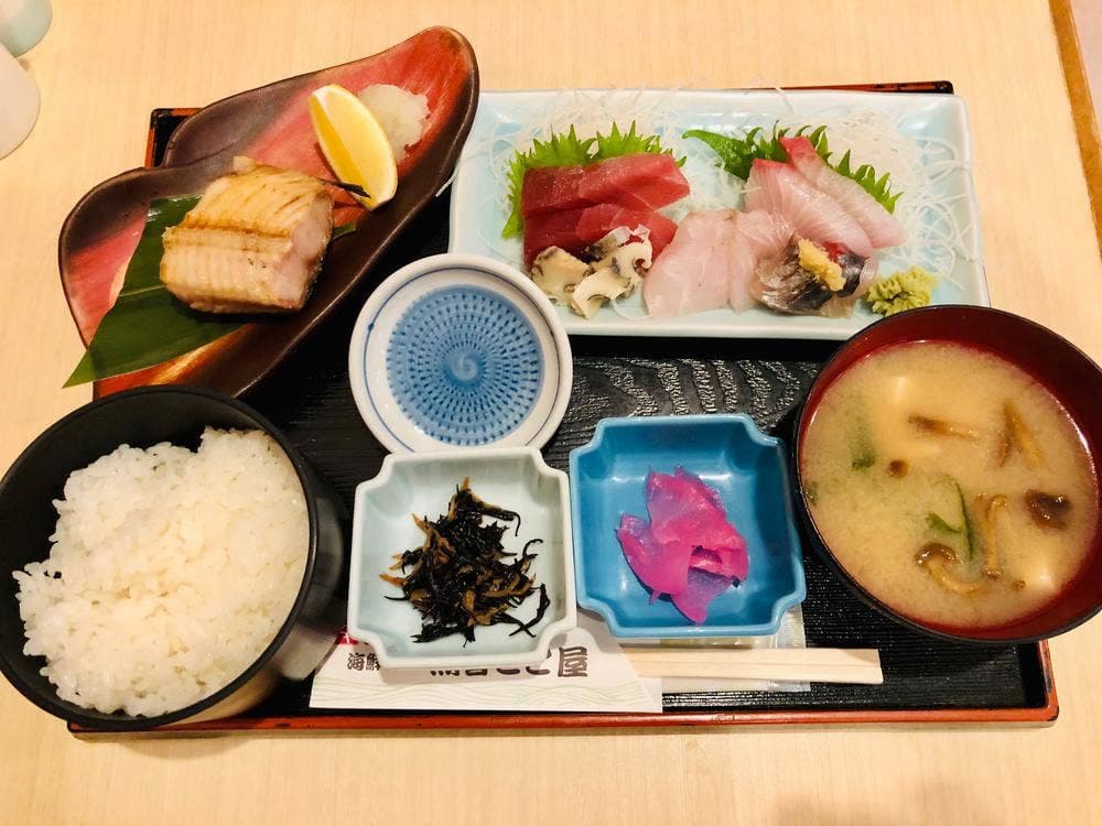 海鮮料理 魚春とと屋