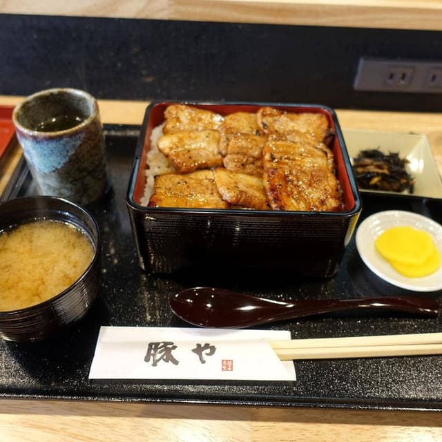 帯広 炭火焼豚丼 豚や - サブ画像3