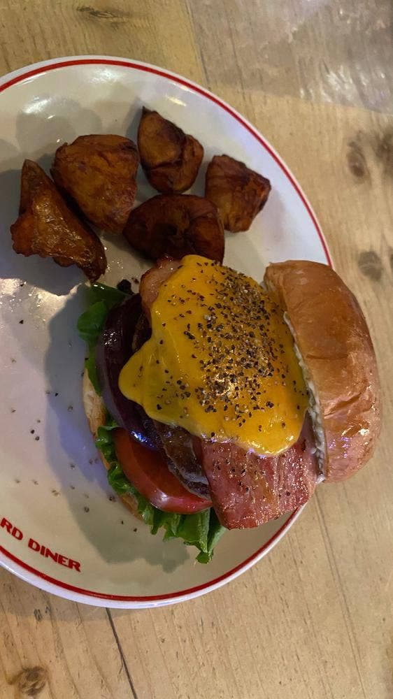 ヴィレッジ ヴァンガード ダイナー 下北沢店 - サブ画像1