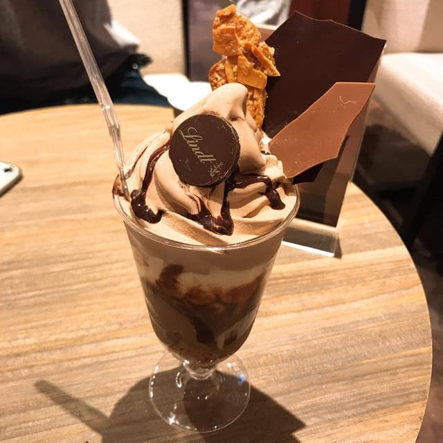 リンツ ショコラ ブティック＆カフェ 吉祥寺店 - サブ画像1