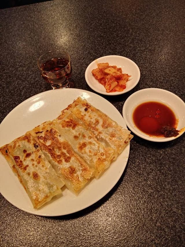 鴻福餃子酒場 鶯谷店 - サブ画像1