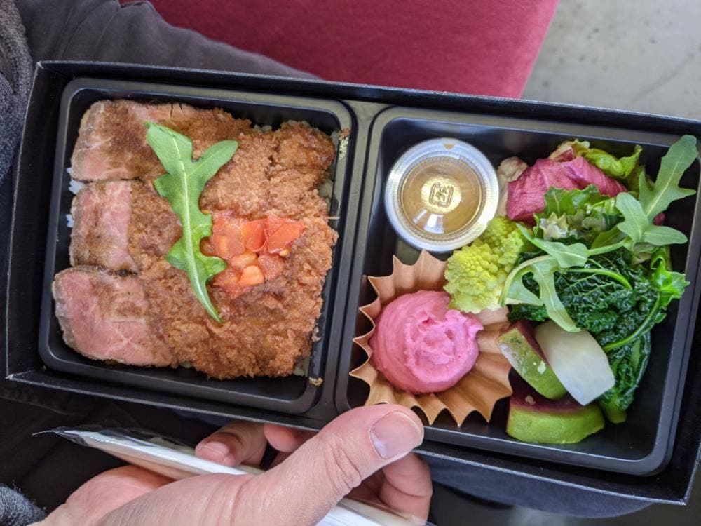 ツーリストテーブル 釜の上 秩父うさぎだ食堂