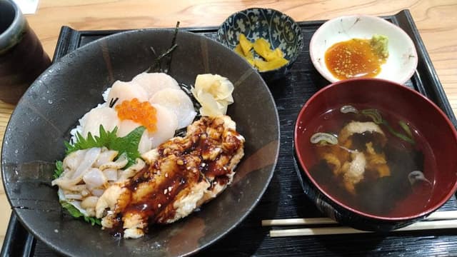 伝八すし - サブ画像1