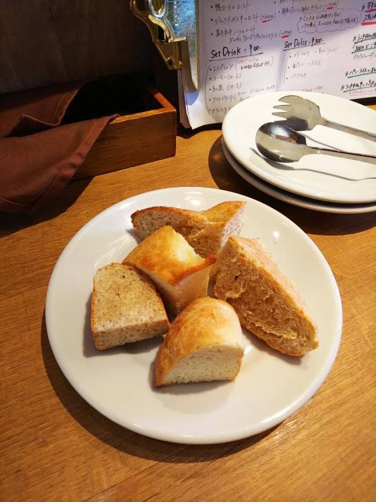 イタリア料理とワインのお店 olio