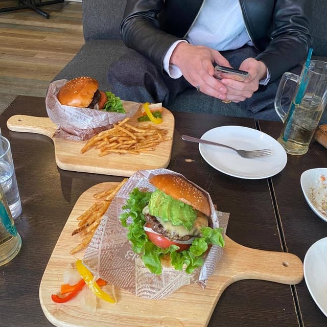 バーガーステーションCampus - サブ画像1